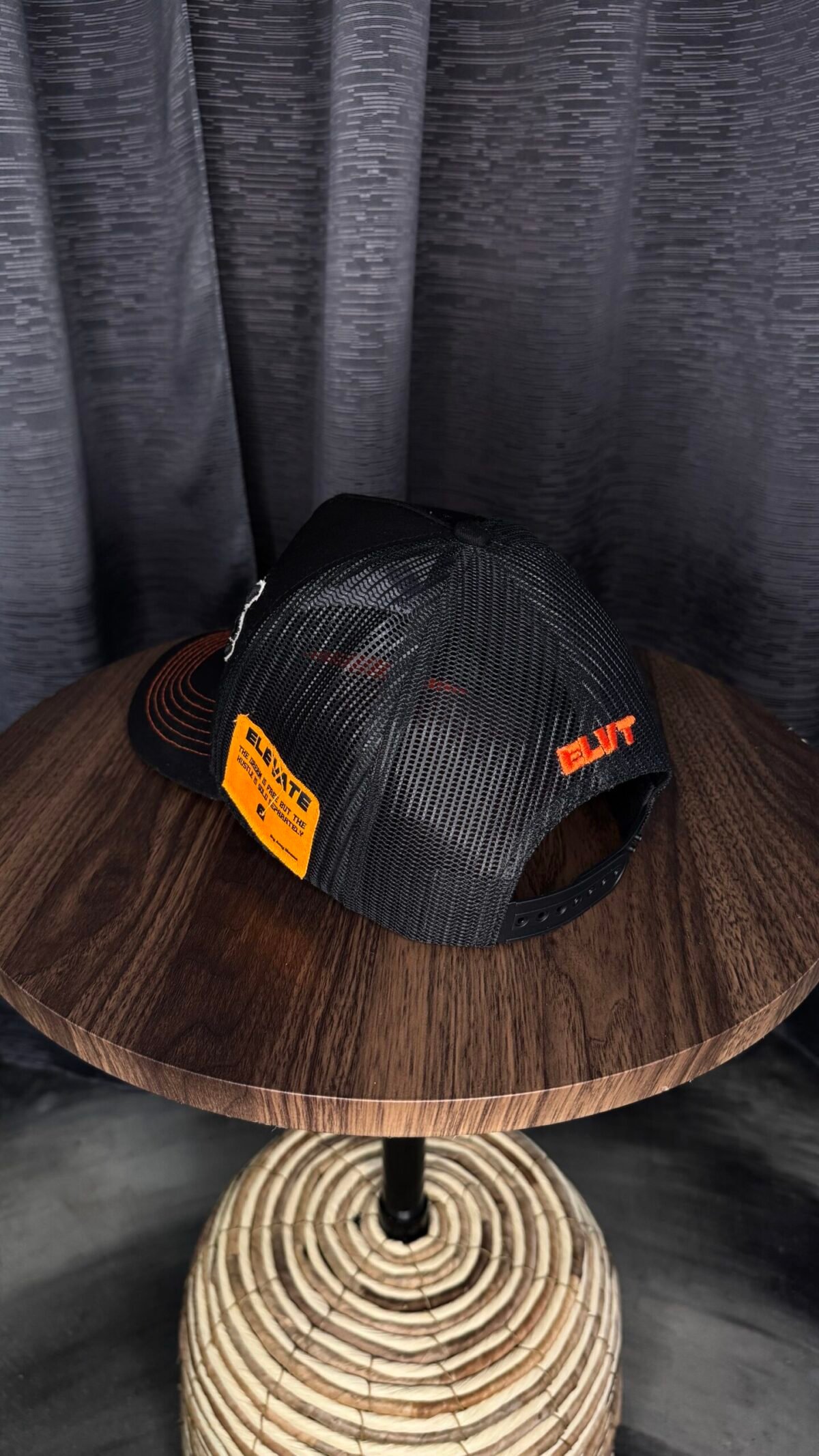 CARBON BLACK MEMBER HAT